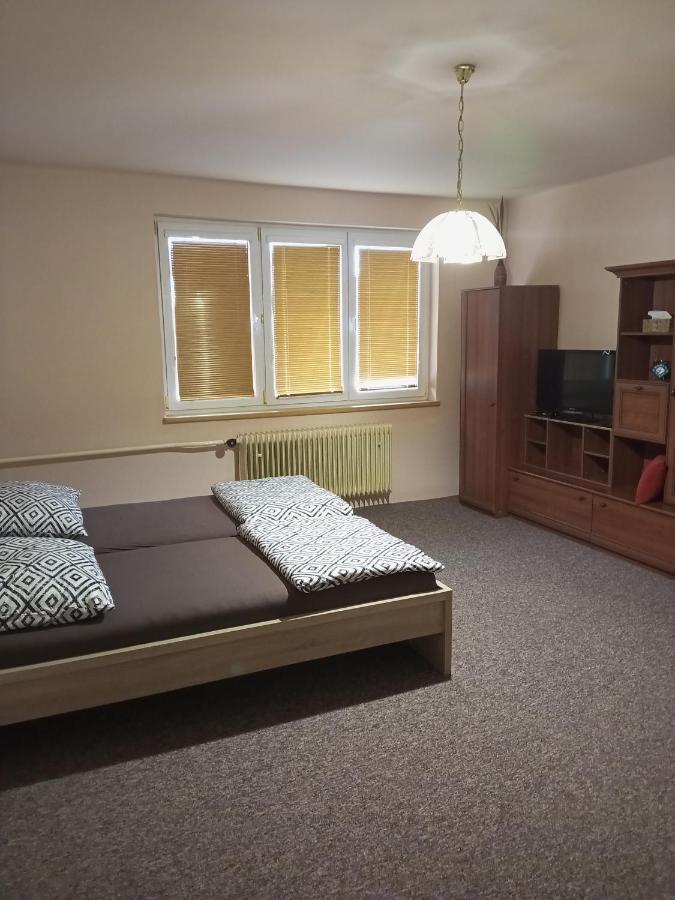 Ubytovani U Jany Hluboka nad Vltavou Luaran gambar